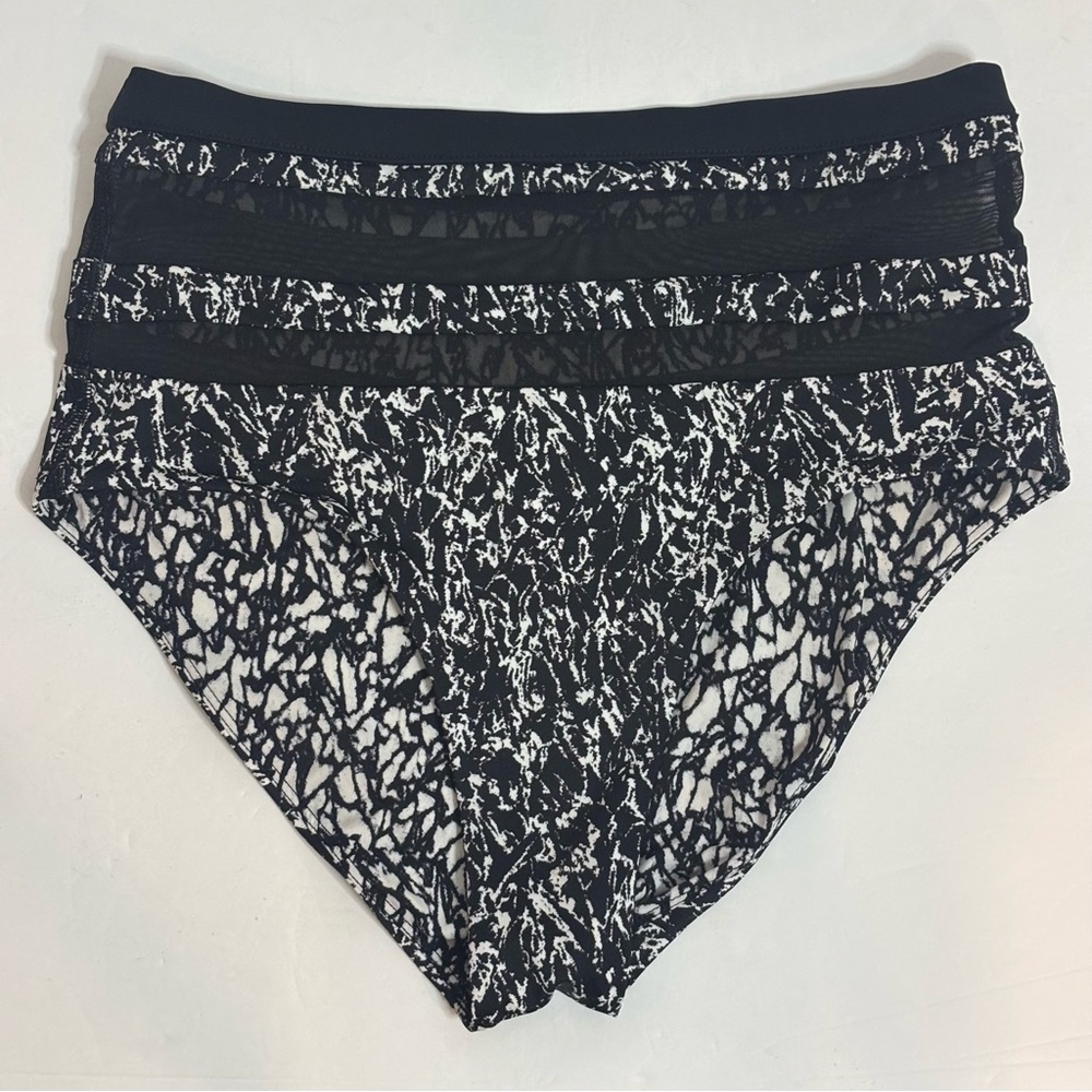 Lululemon Go With The Flow Black White Marble Mesh Stripe High Waist Bikini 6